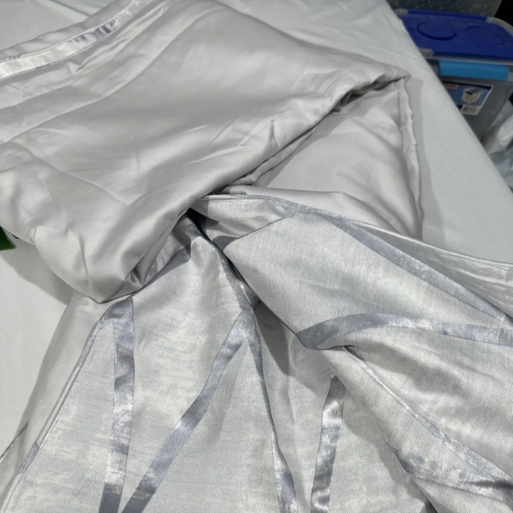 NIB $335 [ Full /‎ Queen ] Duvet Cover for Hotel Collection Dimensional